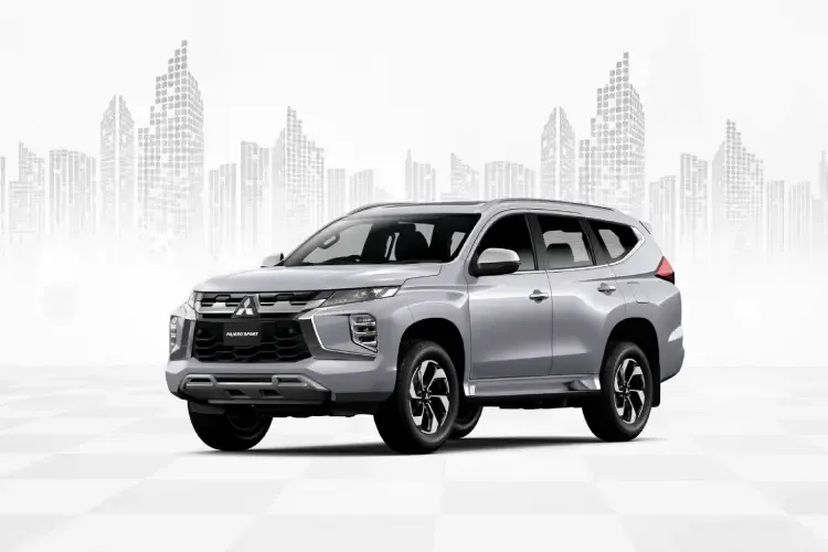 Sewa Mitsubishi Pajero Namlea